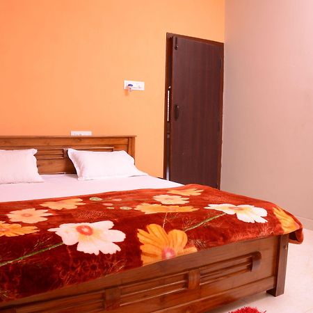 Coorg Girinivas Deluxe Homestay-Wi-Fi Madikeri Eksteriør bilde