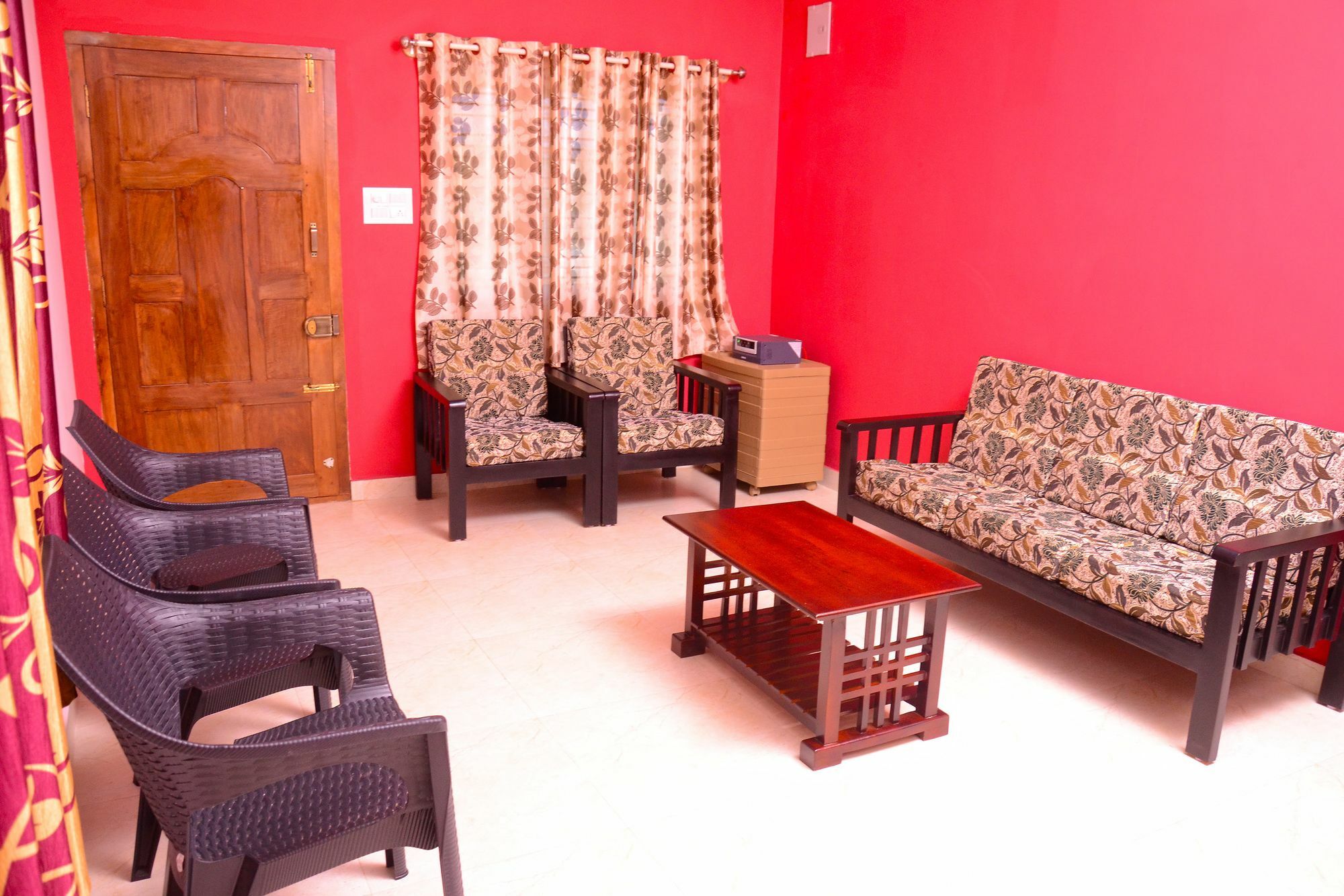 Coorg Girinivas Deluxe Homestay-Wi-Fi Madikeri Eksteriør bilde