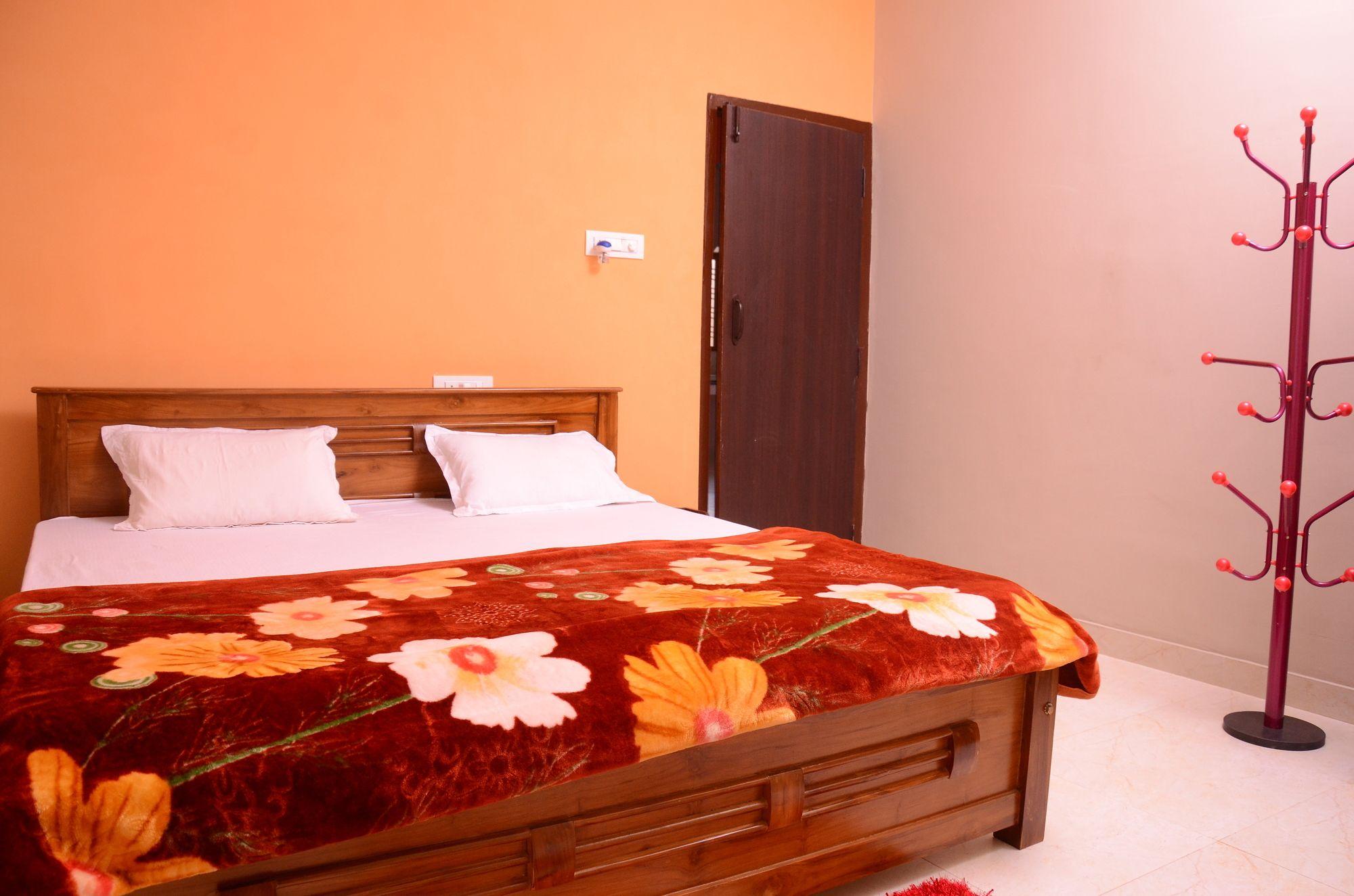Coorg Girinivas Deluxe Homestay-Wi-Fi Madikeri Eksteriør bilde
